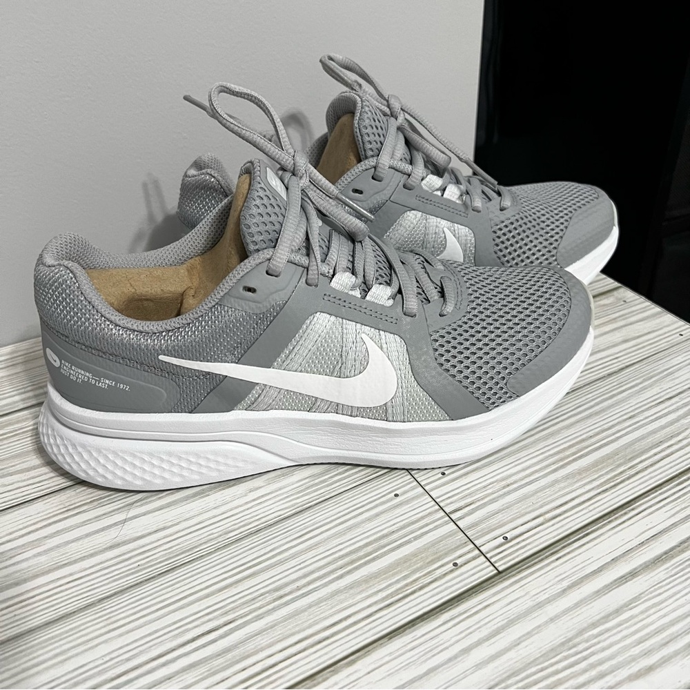 Nike W Nike Run Swift 2 Running Sneakers